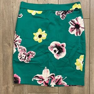 J. Crew NWOT Large Floral Green Pencil Skirt - Stretch - Lightweight - Size 0P